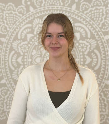 t_yoga-teresa-350-400